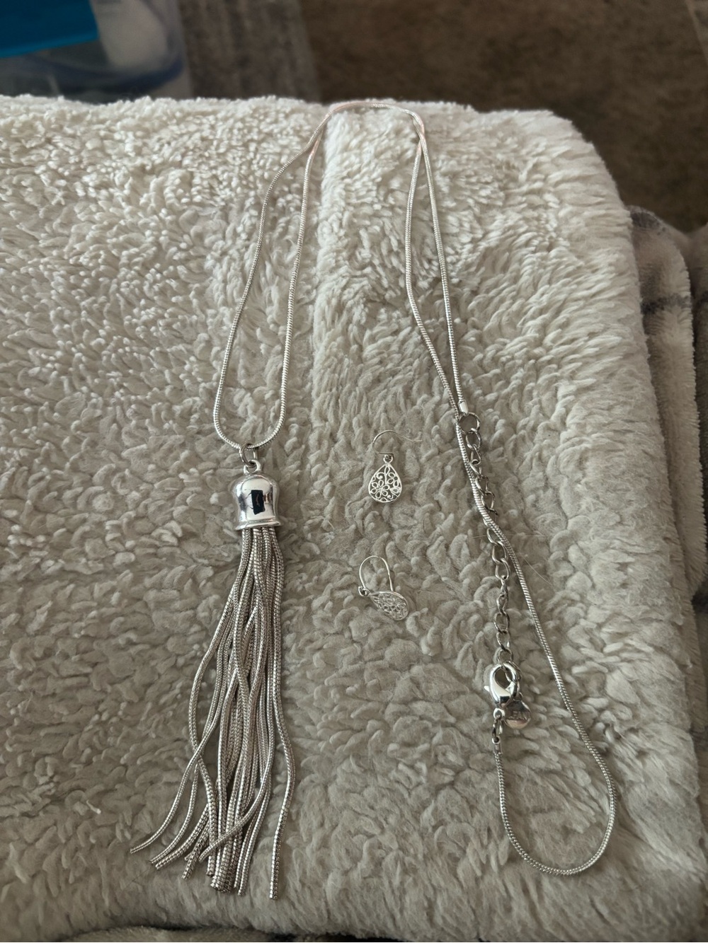 Elegant Silver Tassel Necklace with Filigree Accent Earrings